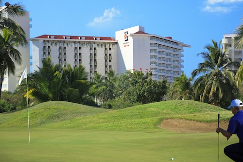 Krystal Ixtapa