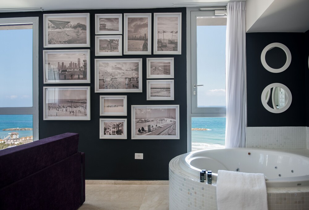 Jetted Tub