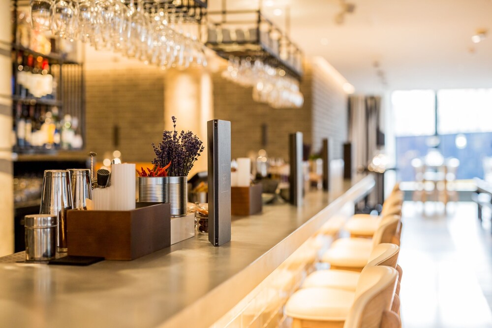 Hotel Bar