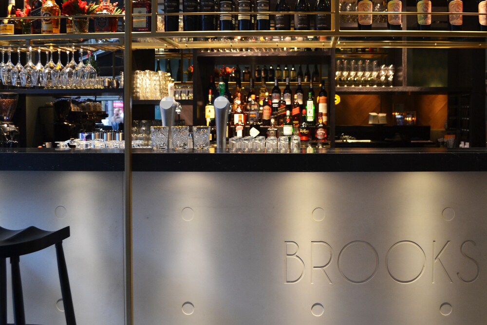 Hotel Bar