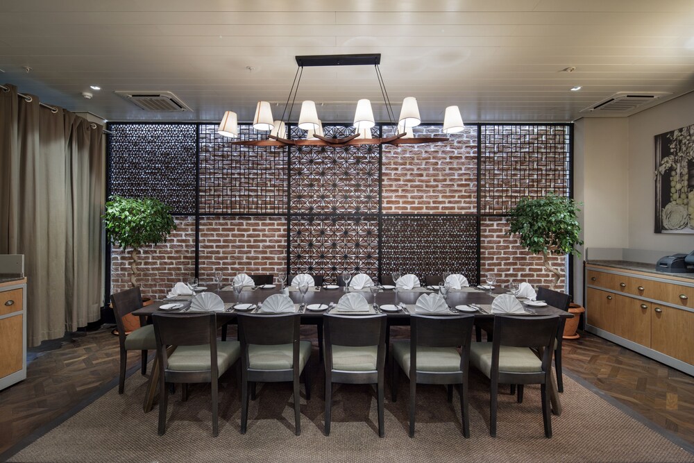 Family Dining