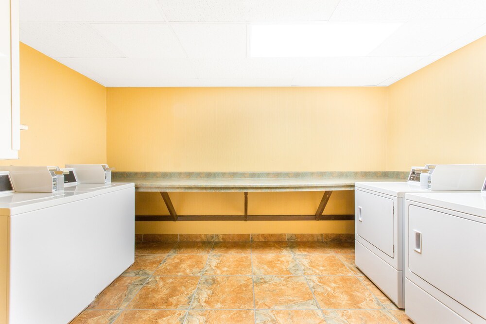 Laundry room, Days Inn by Wyndham Silverthorne