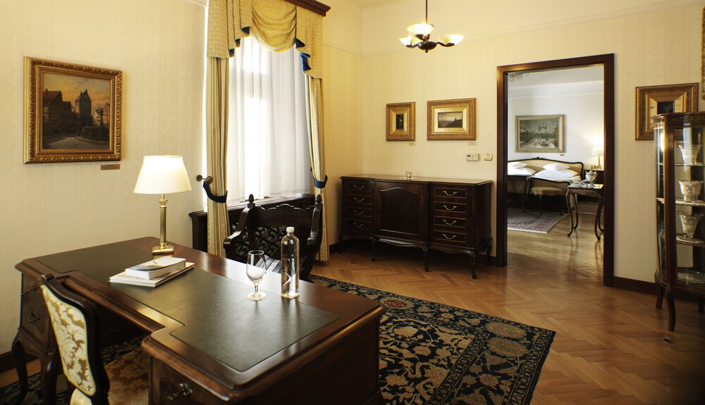 Businesscenter im Zimmer