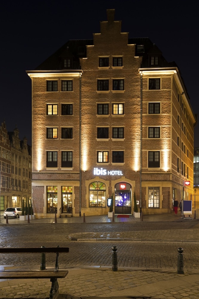 Hotel Front - Evening/Night
