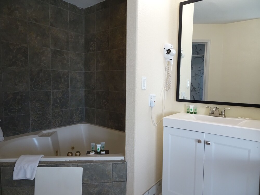 Jetted Tub