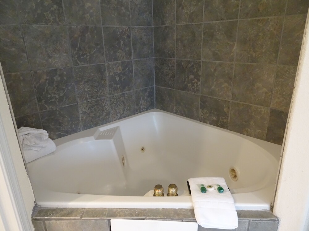 Jetted Tub