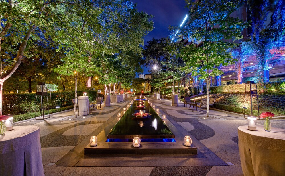 Outdoor Banquet Area