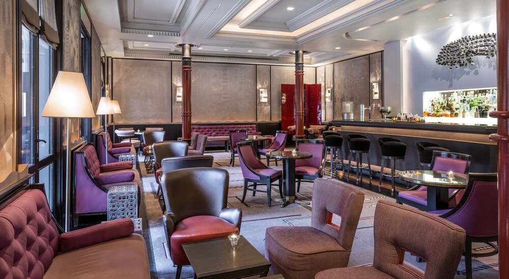 Hotel Lounge