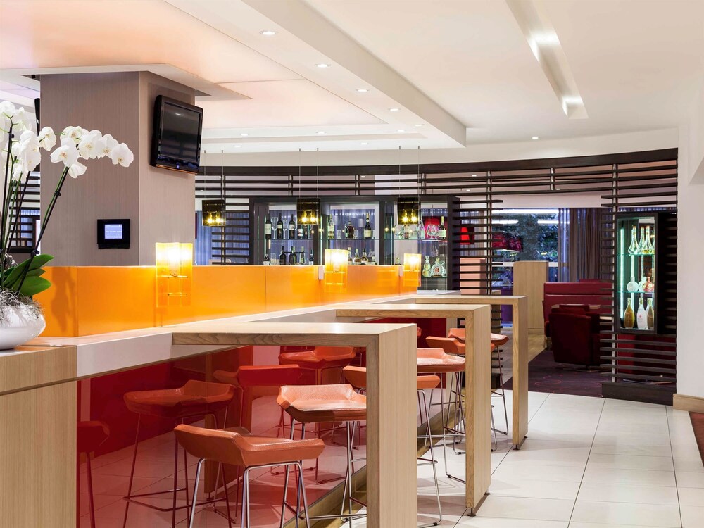 Hotel Lounge
