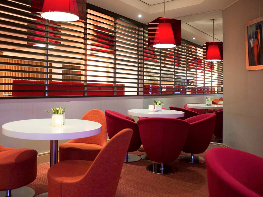 Hotel Lounge