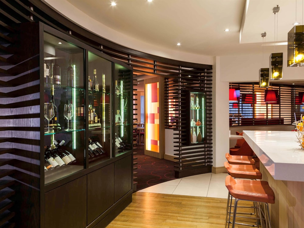 Hotel Bar