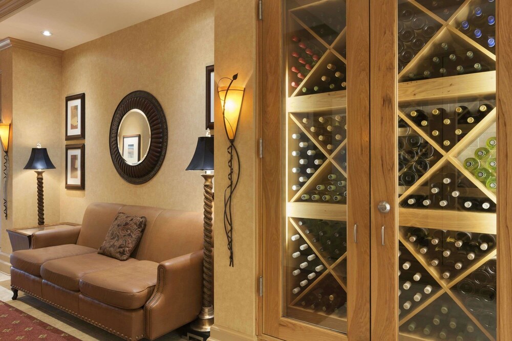Hotel Bar