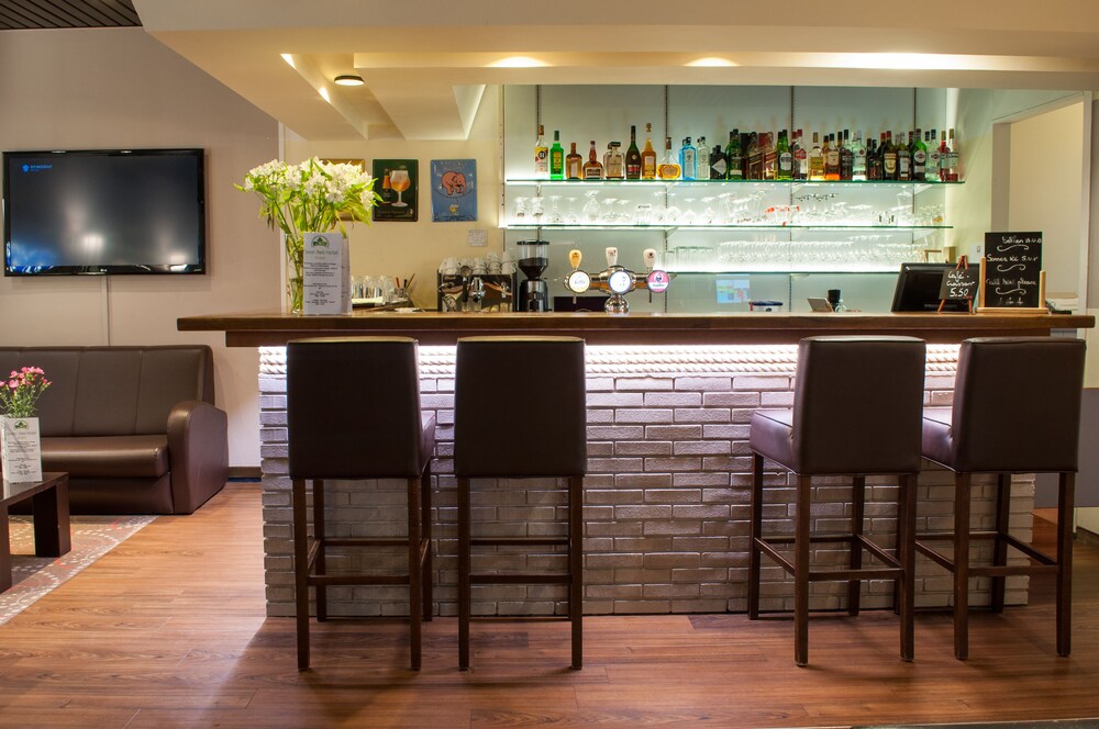 Hotel Bar