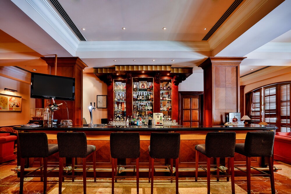 Hotel Bar