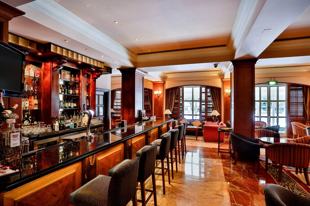 Poolside Bar