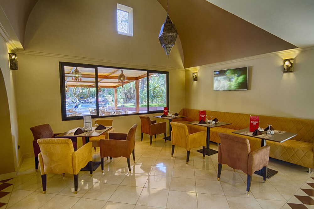 Bar en bord de piscine