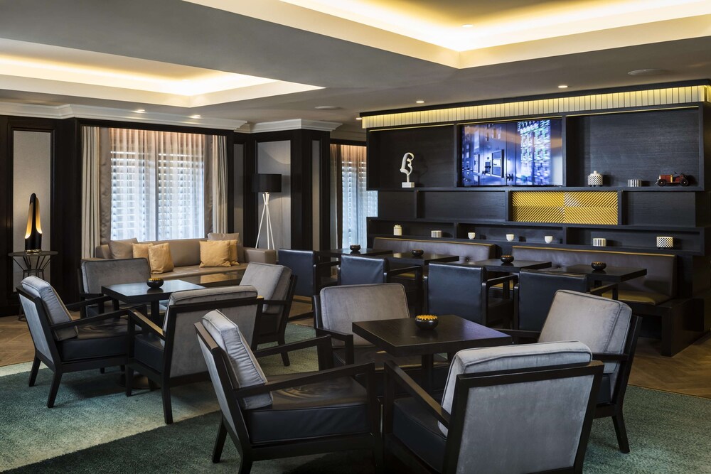 Executive Lounge