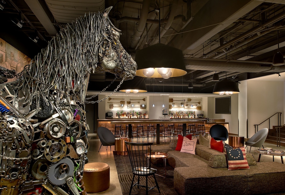 Hotel Bar