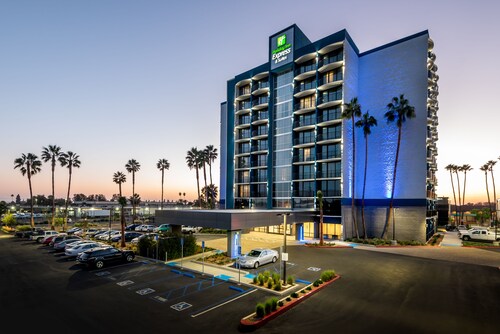 Holiday Inn Express And Suites Santa Ana - Orange County