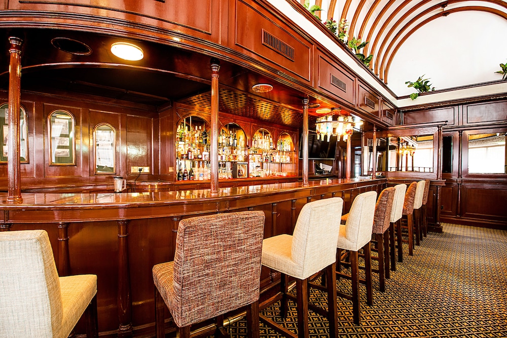 Hotel Bar