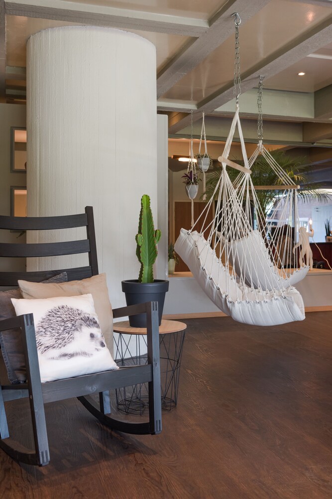 Hotel Lounge