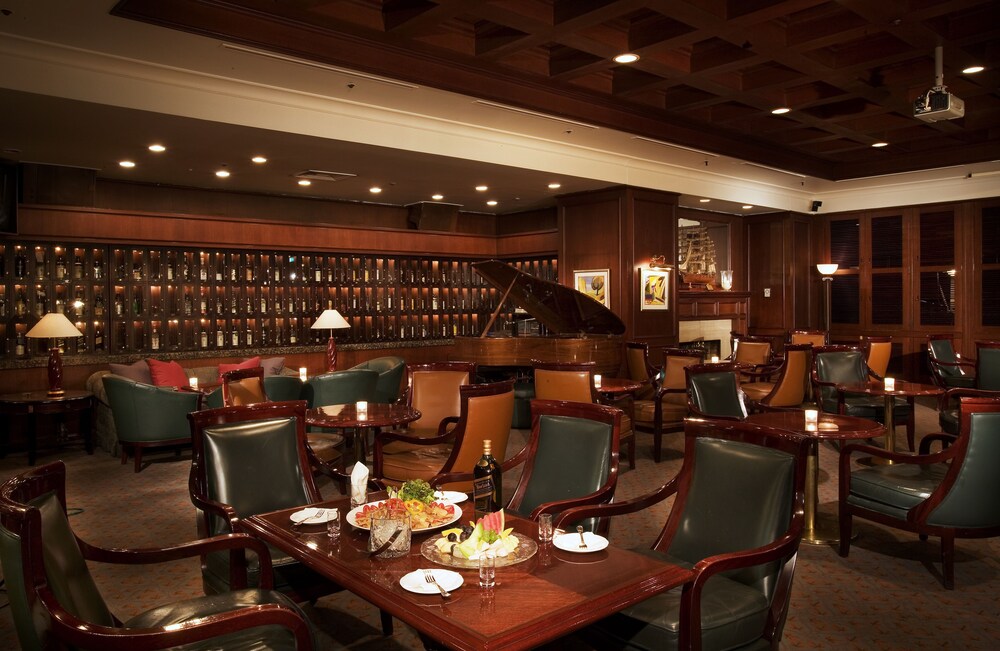Hotel Bar