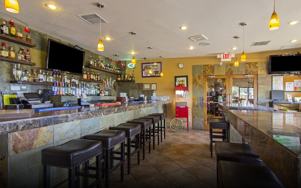 Hotel Bar