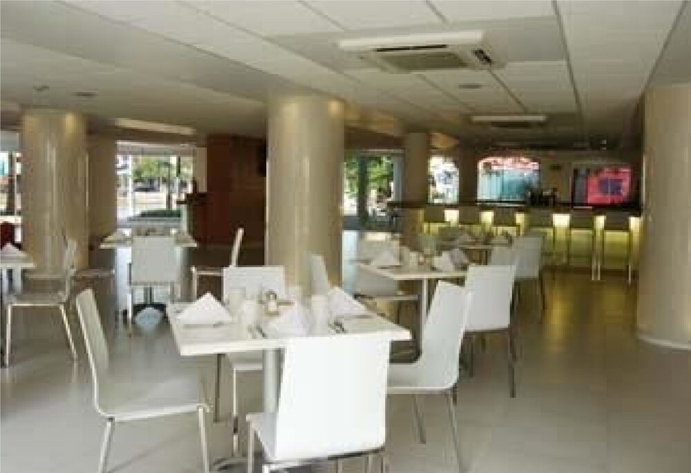 Food Court