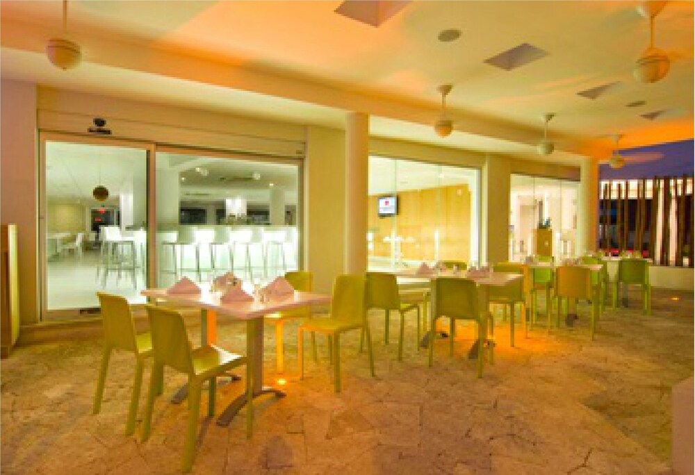 Food Court