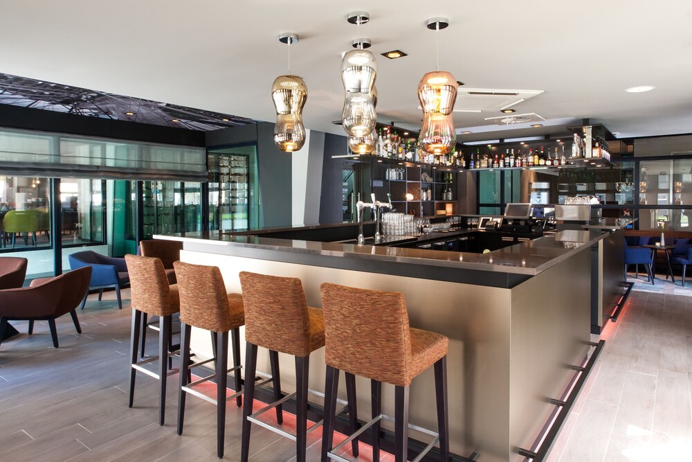 Hotel Bar