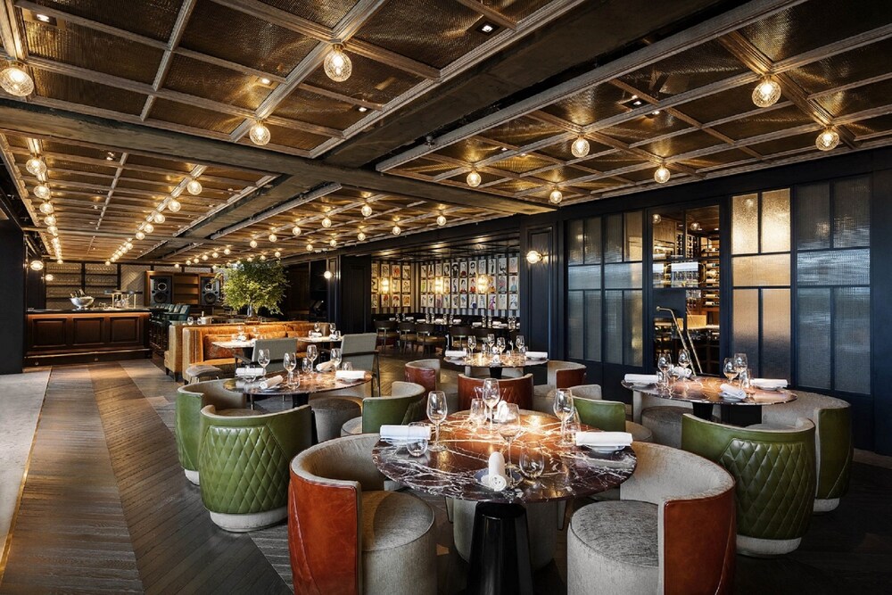 Hotel Bar