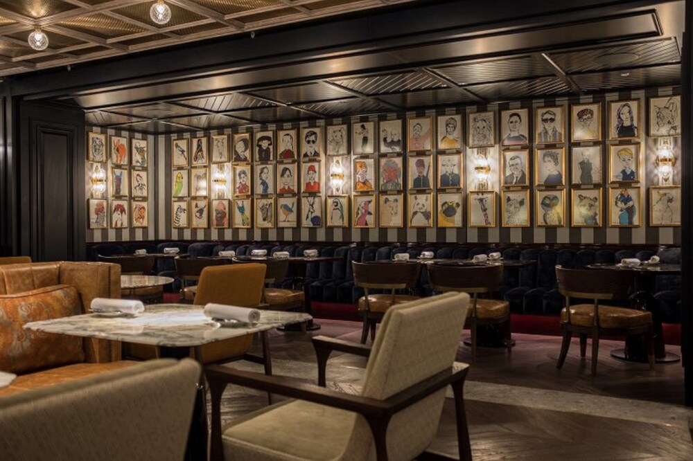 Hotel Bar