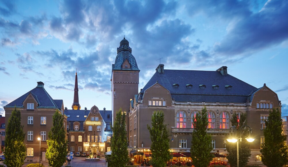 Hotel Front - Evening/Night