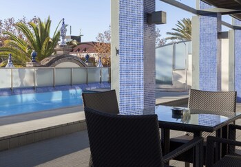 Poolside Bar