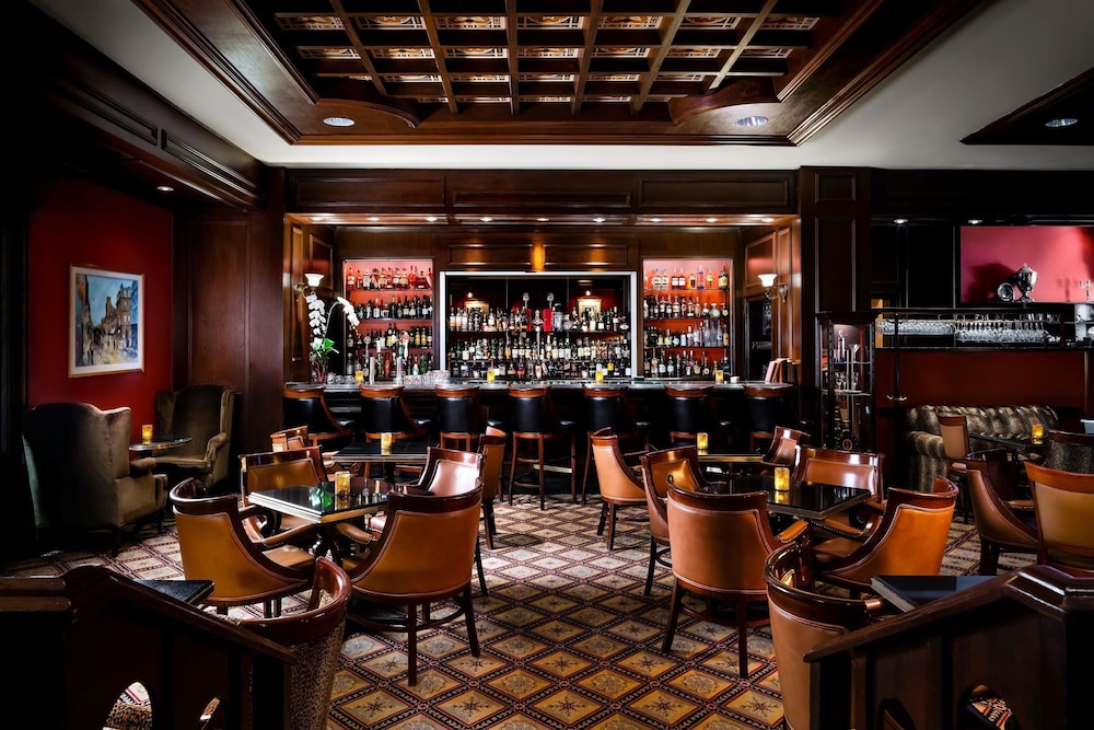 Hotel Bar