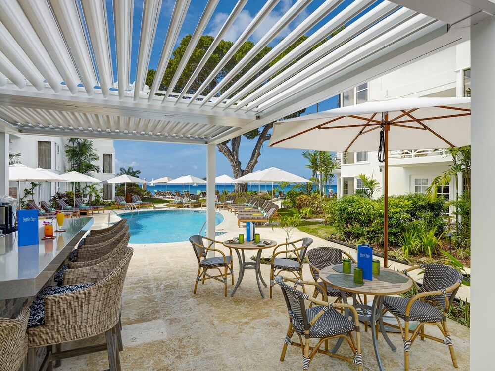 Poolside Bar