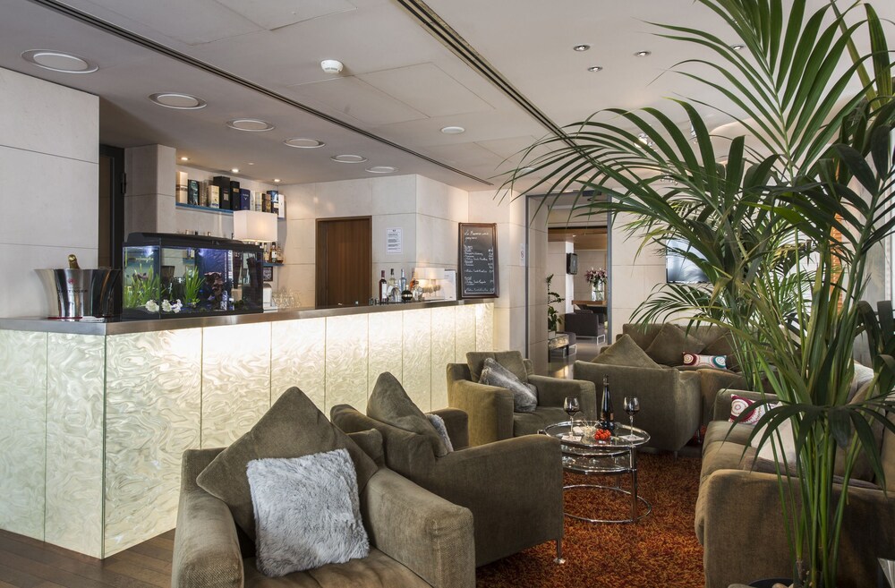 Hotel Bar