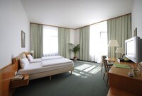 Deluxe Room, 1 Double Bed, Bathtub