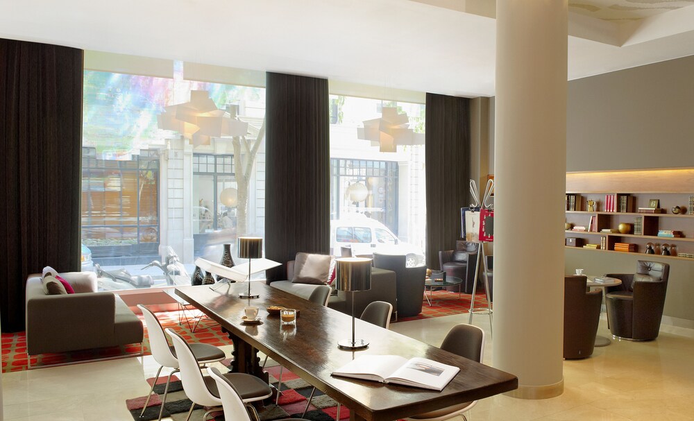 Hotel Bar