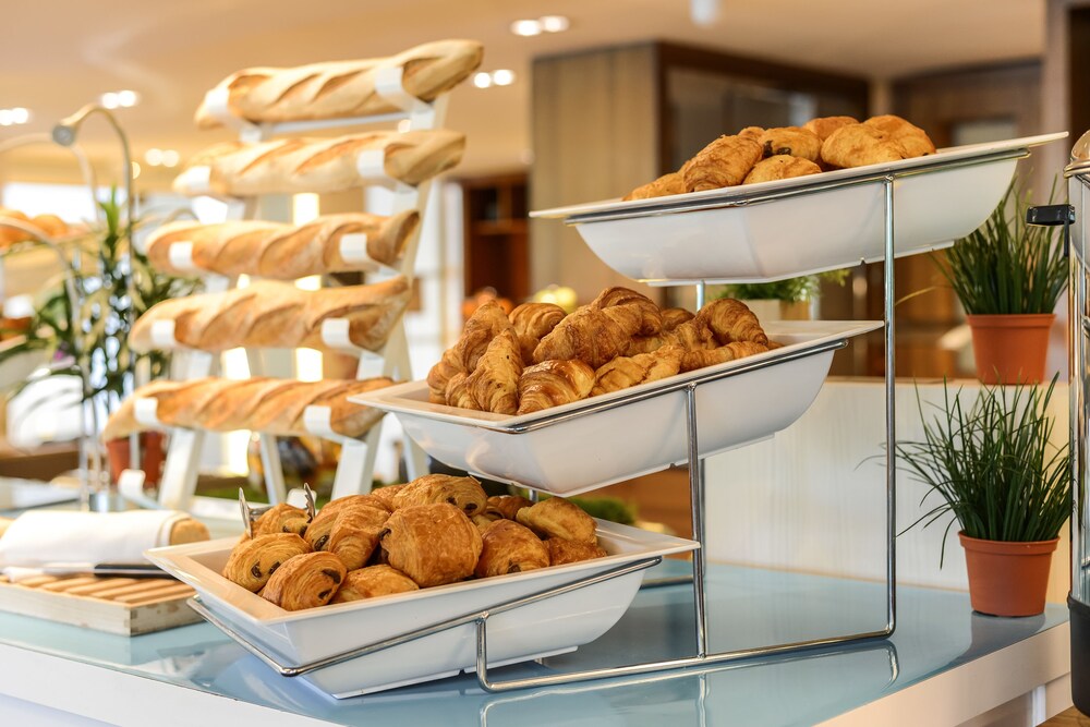 Breakfast buffet, Novotel Paris Centre Tour Eiffel