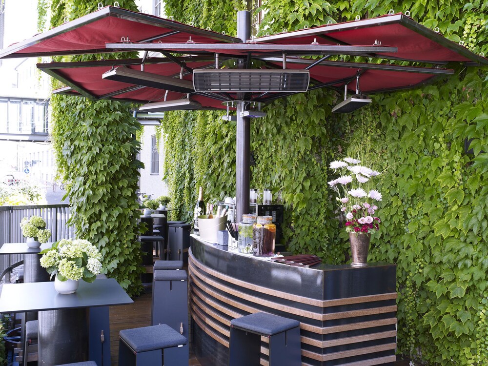 Hotel Bar