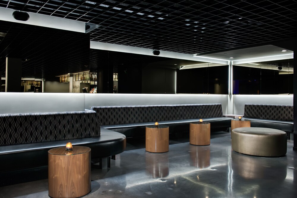 Hotel Bar