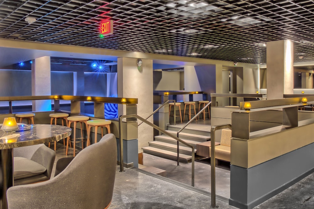 Hotel Bar