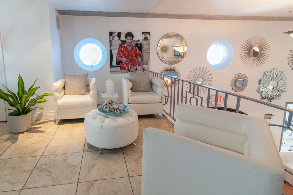 Lobby sitting area, Beacon Hotel South Beach