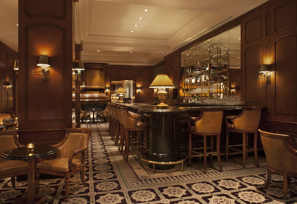 Hotel Bar