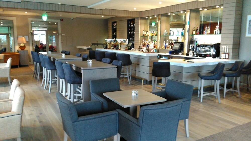 Hotel Bar