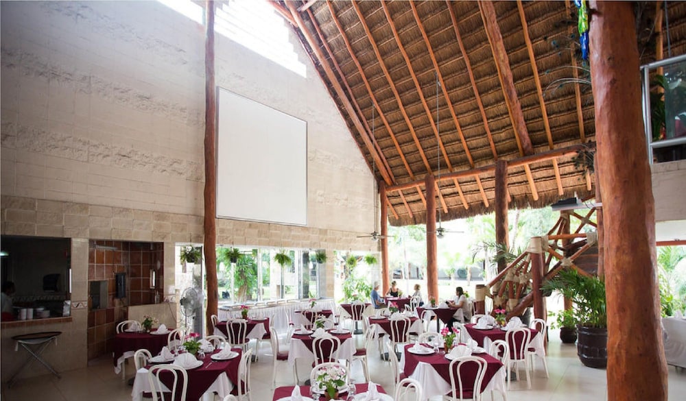 Food Court
