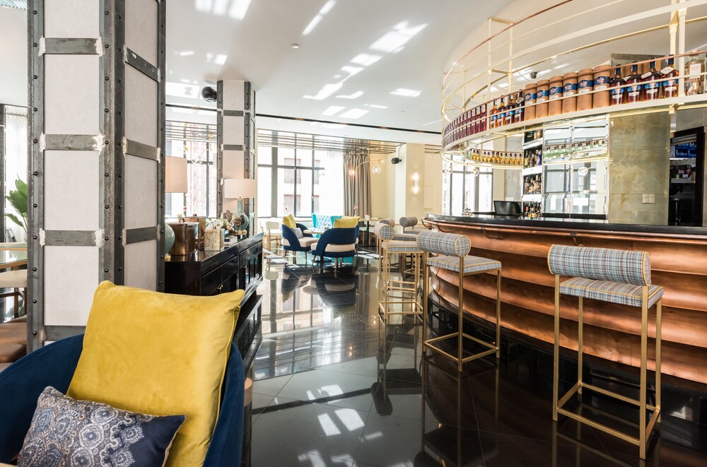 Hotel Lounge