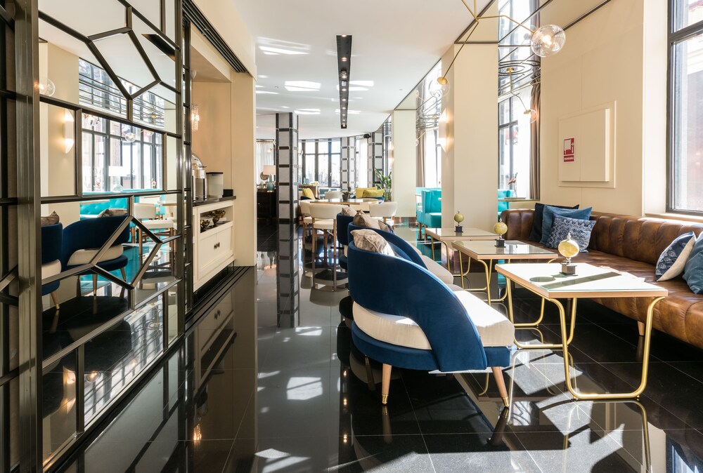 Hotel Bar