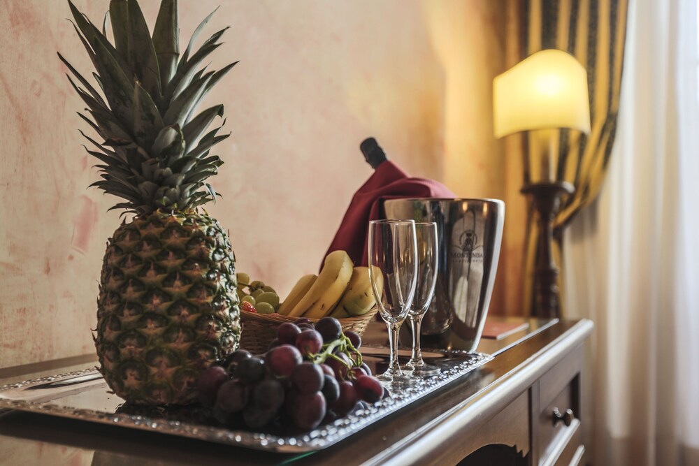 Hotel Bar